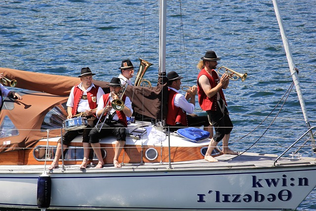 格如出一辙 格如出一辙